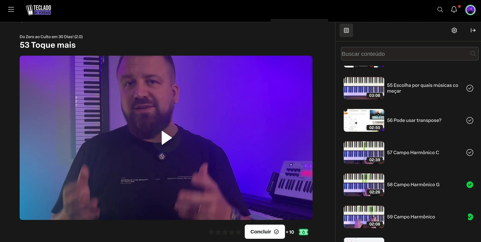 Notebook com uma videoaula do curso aberta
